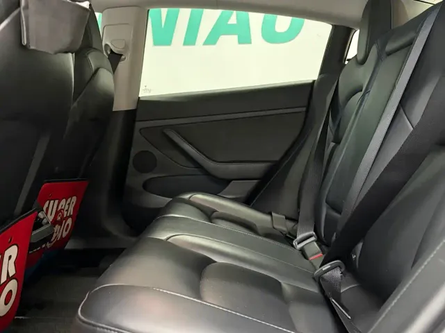 Tesla Model 3 — Фото автомобиля 6