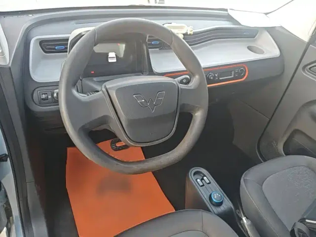 Wuling Hongguang Mini EV — Фото автомобиля 10