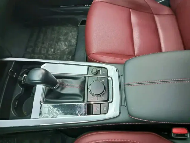 Mazda CX-30 — Фото автомобиля 10