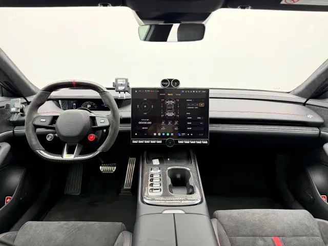 Xiaomi SU7 Ultra — Фото автомобиля 12