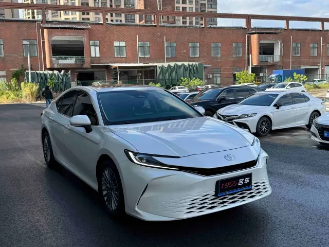 Toyota Camry — Фото автомобиля 3