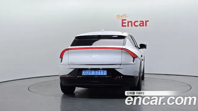 Kia EV6 — Фото автомобиля 2
