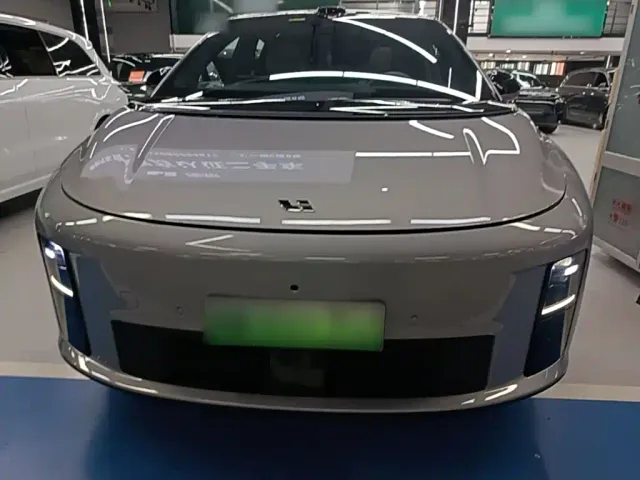 Li Auto i6 — Фото автомобиля 2