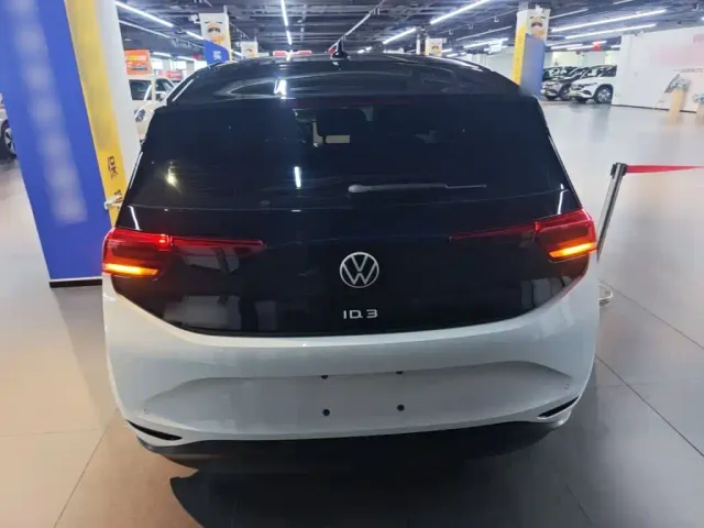 Volkswagen ID.3 — Фото автомобиля 5