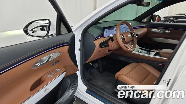 Genesis GV70 2.5T Бензин 2WD — Фото автомобиля 10