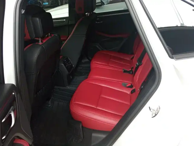 Porsche Macan — Фото автомобиля 11