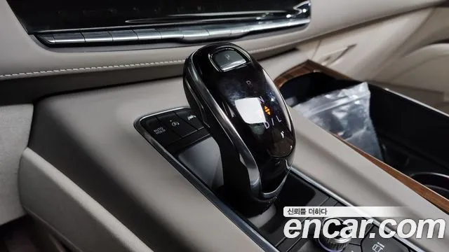 Cadillac Escalade Generation 5 — Фото автомобиля 9