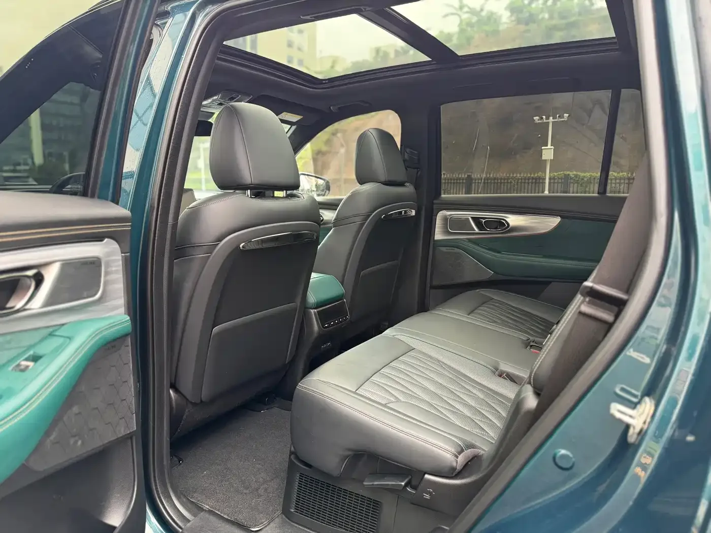 GAC Trumpchi Trumpchi GS8 2022 Hybrid Series 2.0TM 4WD Premium Edition (7-Seater) — Фото автомобиля 5