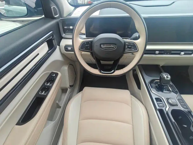Geely ICON — Фото автомобиля 5