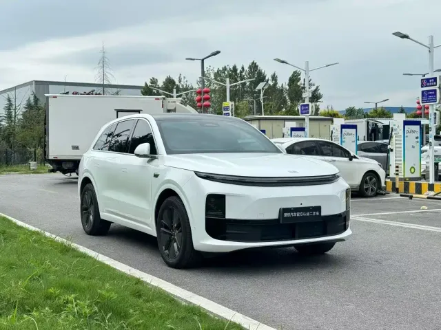 Li Auto L6 — Фото автомобиля 3