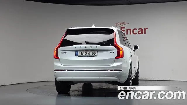 Вольво XC90 — Фото автомобиля 3