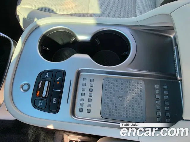 Hyundai Ioniq 9 — Фото автомобиля 4