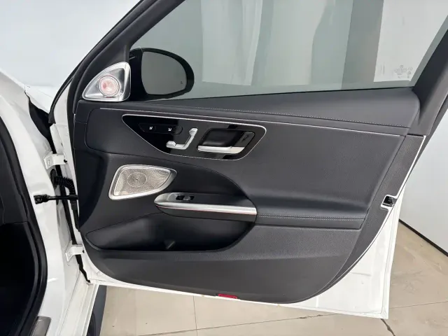 Mercedes-Benz C-Class — Фото автомобиля 25