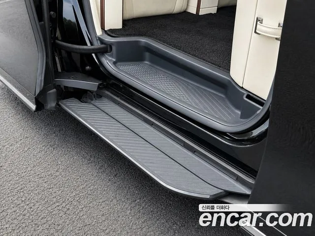 Lexus LM — Фото автомобиля 18