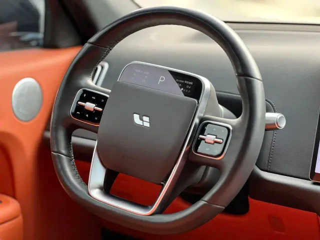 Li Auto L7 — Фото автомобиля 7