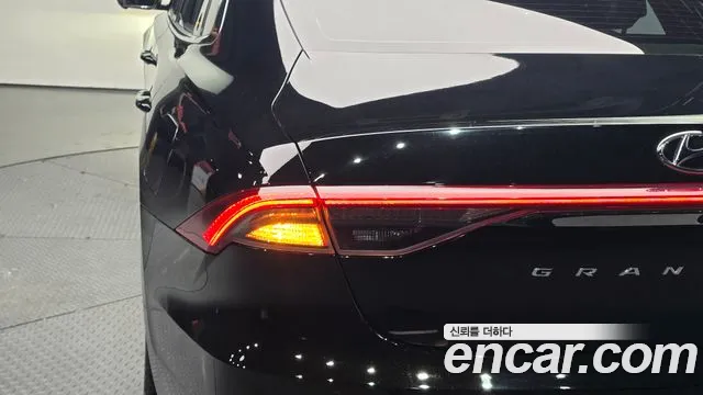 Hyundai Grandeur — Фото автомобиля 23