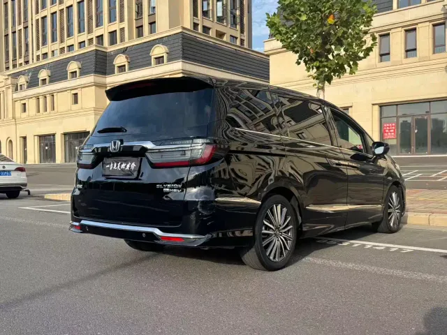 Honda Elysion — Фото автомобиля 15