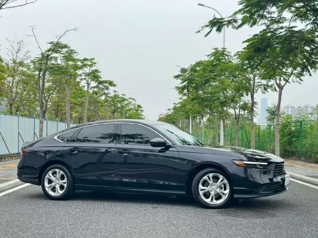 Honda Accord — Фото автомобиля 3