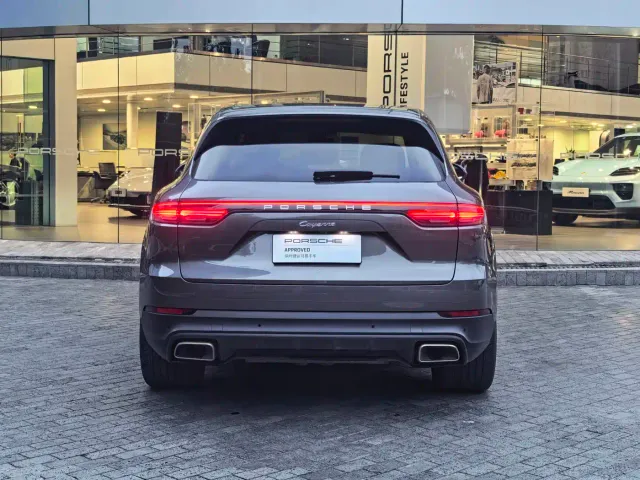 Porsche Cayenne — Фото автомобиля 19
