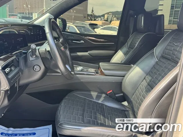 Cadillac Escalade — Фото автомобиля 14