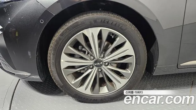 Kia K8 Signature — Фото автомобиля 5