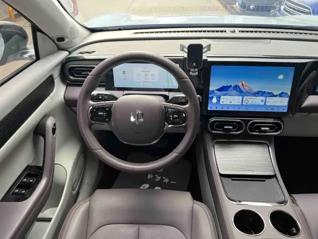 Leapmotor C11 — Фото автомобиля 8