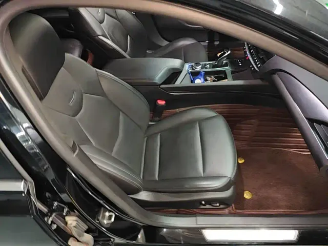 Cadillac CT5 — Фото автомобиля 24