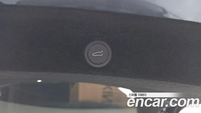 Tesla Model Y — Фото автомобиля 28