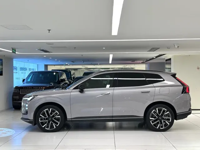 Volvo XC70 Plug-in Hybrid — Фото автомобиля 4