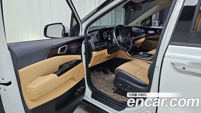 Kia Carnival Generation 4 — Фото автомобиля 10