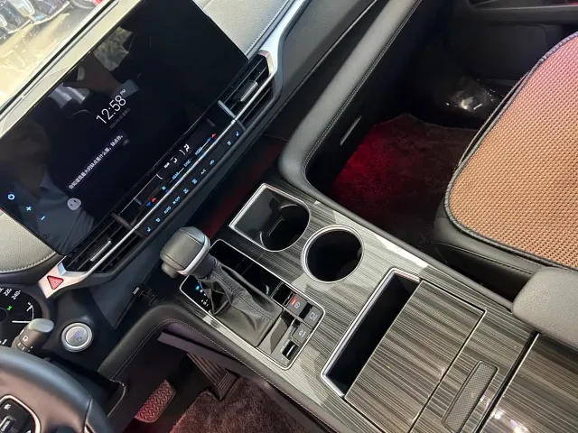 Toyota Sienna — Фото автомобиля 11