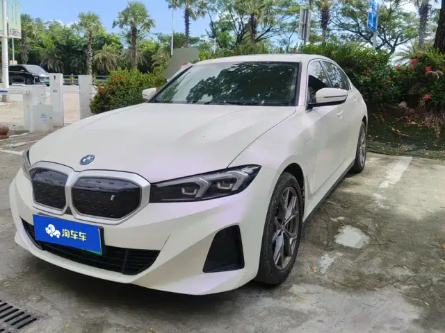 Фотография автомобиля — BMW i3