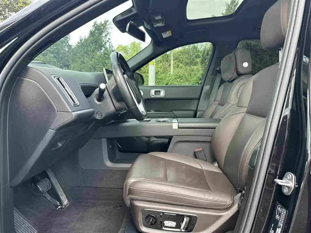 Li Auto L8 — Фото автомобиля 7