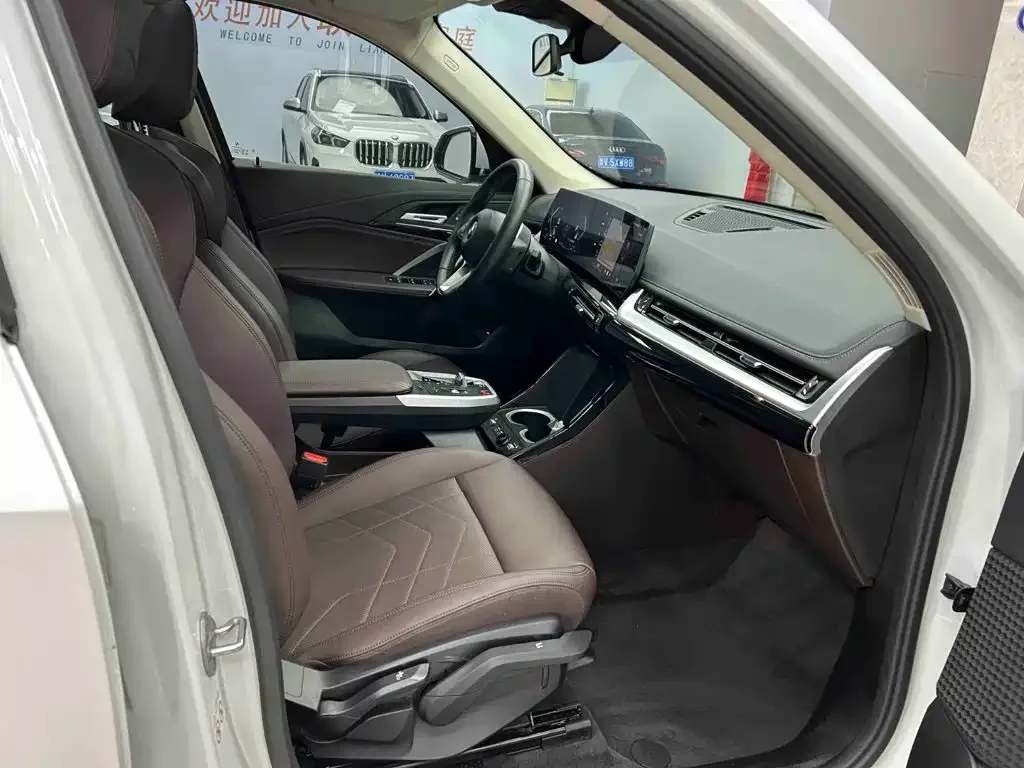 BMW BMW X1 2023 sDrive20Li X Design Package — Фото автомобиля 19