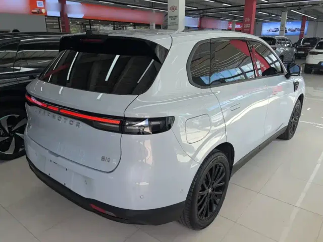 Leapmotor B10 — Фото автомобиля 6