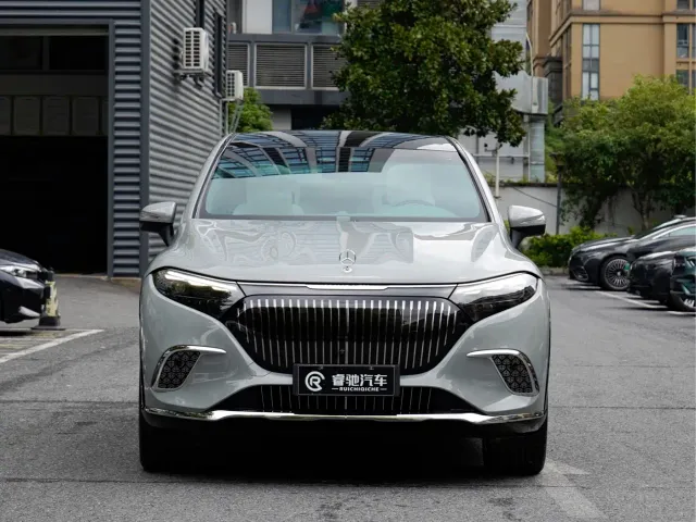 Mercedes-Benz Maybach EQS SUV — Фото автомобиля 2