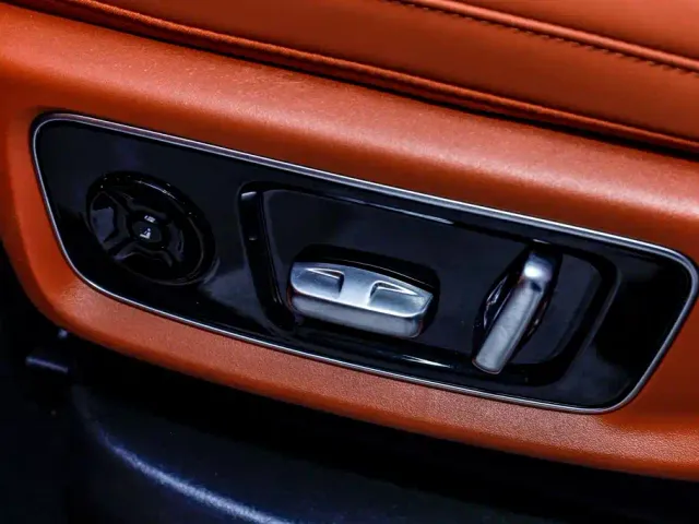 Li Auto L9 — Фото автомобиля 18
