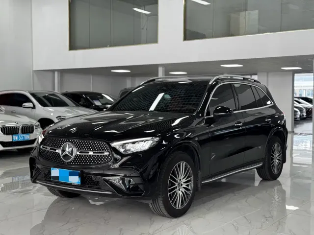 Фотография автомобиля — Mercedes-Benz GLC-Class