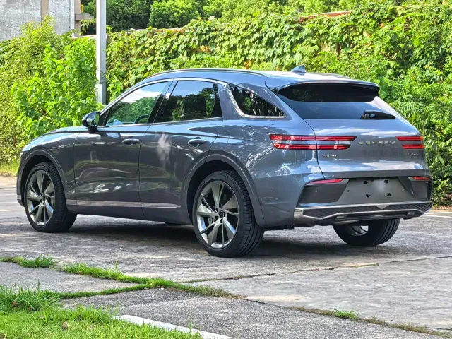Genesis GV70 — Фото автомобиля 4