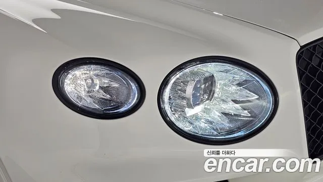 Bentley Bentayga Bentayga 4.0 V8 Base — Фото автомобиля 18