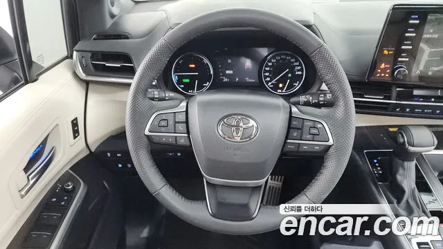 Toyota Sienna — Фото автомобиля 13