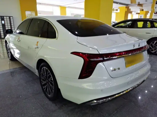 Hongqi H5 — Фото автомобиля 4