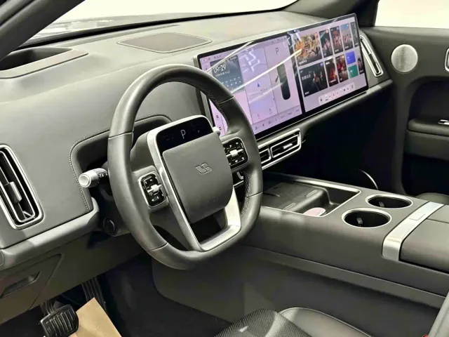 Li Auto L7 — Фото автомобиля 12