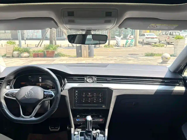 Volkswagen Magotan 2023 2 Million Units Anniversary Edition 330TSI DSG Leading Type — Фото автомобиля 5