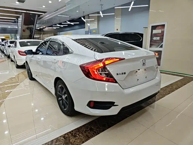 Honda Civic 2019 220TURBO CVT Jingdong Edition China VI — Фото автомобиля 4