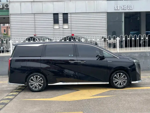 GAC Trumpchi Trumpchi M8 2024 Master Series 400T Ultimate Edition — Фото автомобиля 4