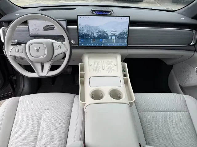 Voyah Auto Voyah Zhiyin 2025 Model 2WD Huawei Qiankun Edition — Фото автомобиля 15