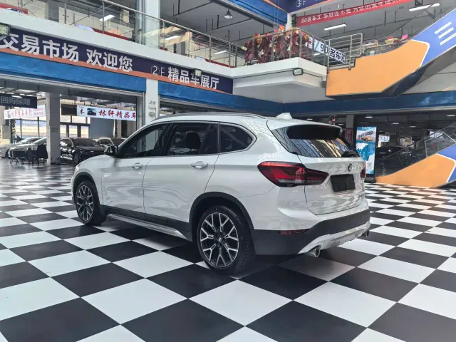 BMW X1 — Фото автомобиля 9