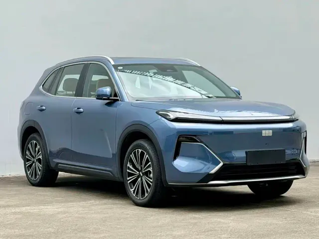 Geely Galaxy Starship 7 EM-i — Фото автомобиля 3
