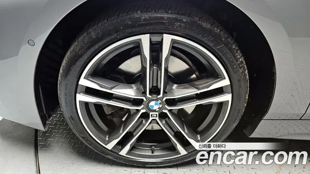 BMW 1 Series F40 — Фото автомобиля 4